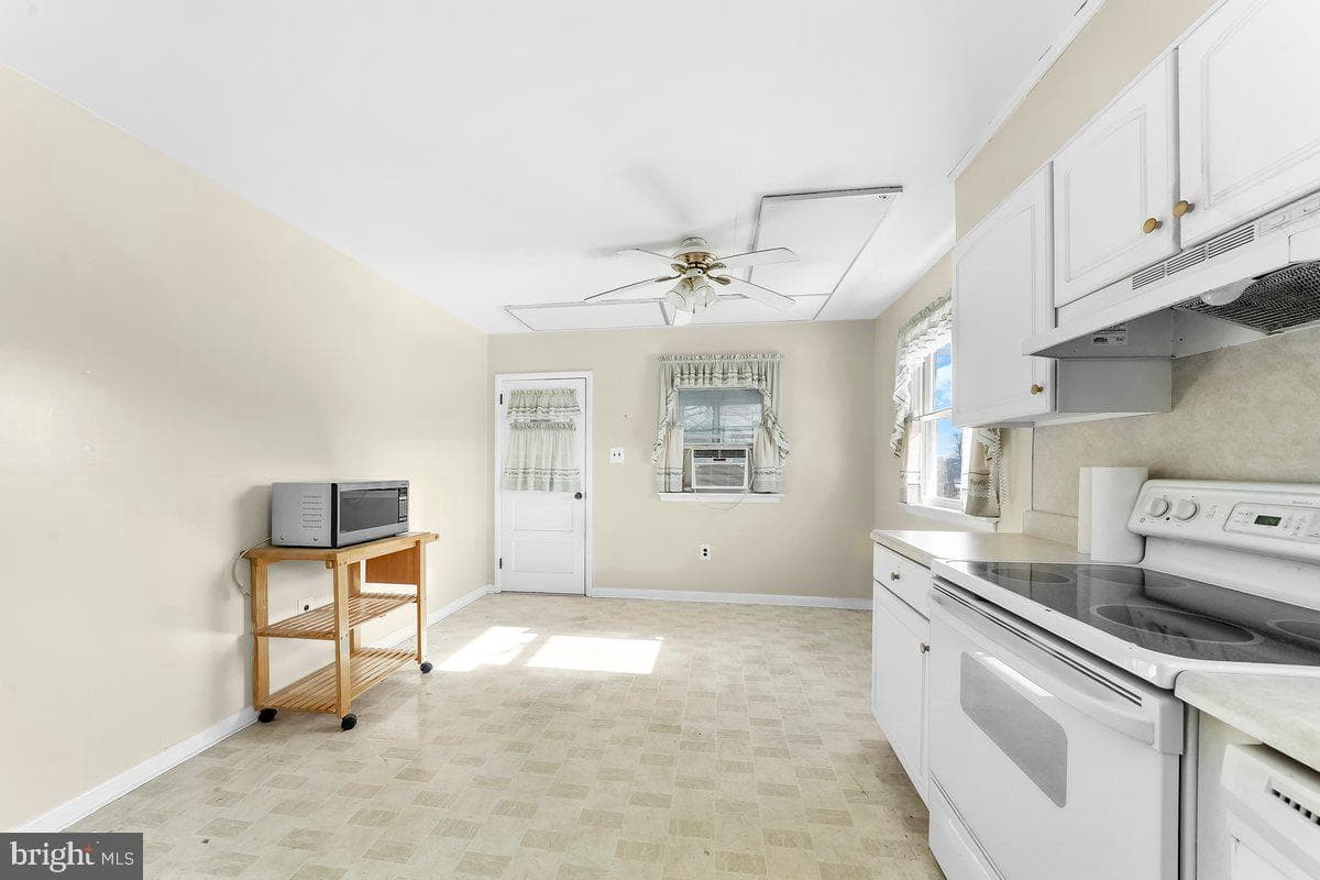 641 W Sproul Road photo 24