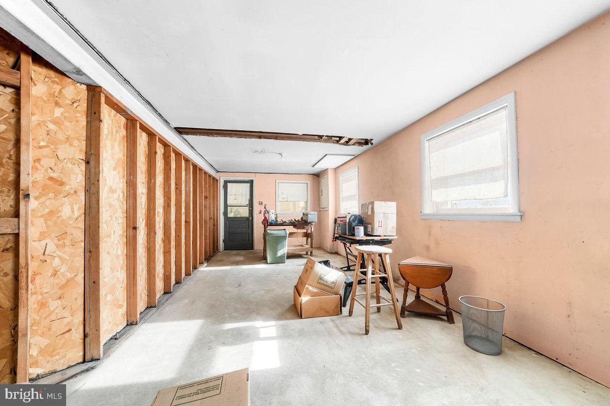 641 W Sproul Road photo 35