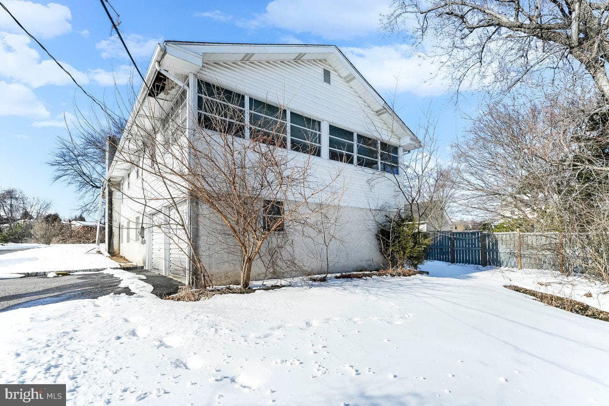 641 W Sproul Road photo 6