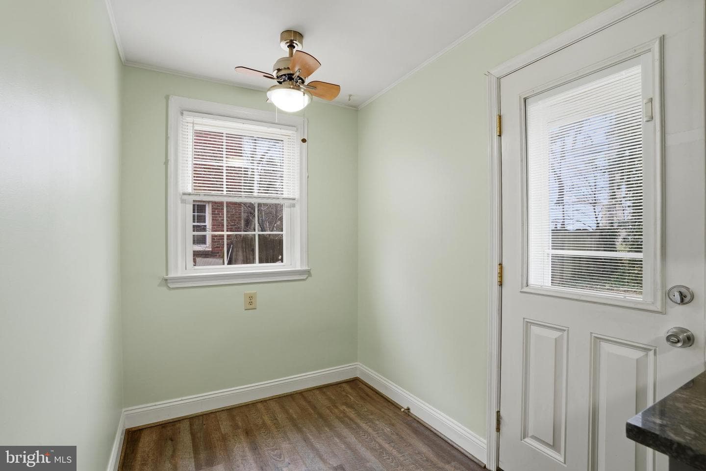 905 Addingham Avenue photo 12