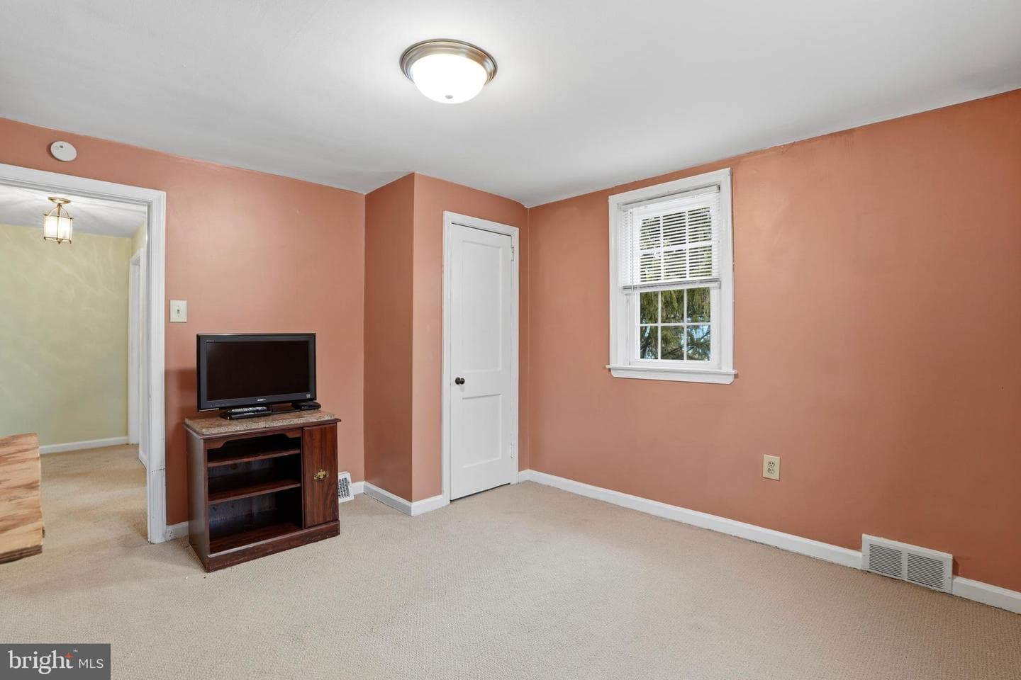 905 Addingham Avenue photo 22