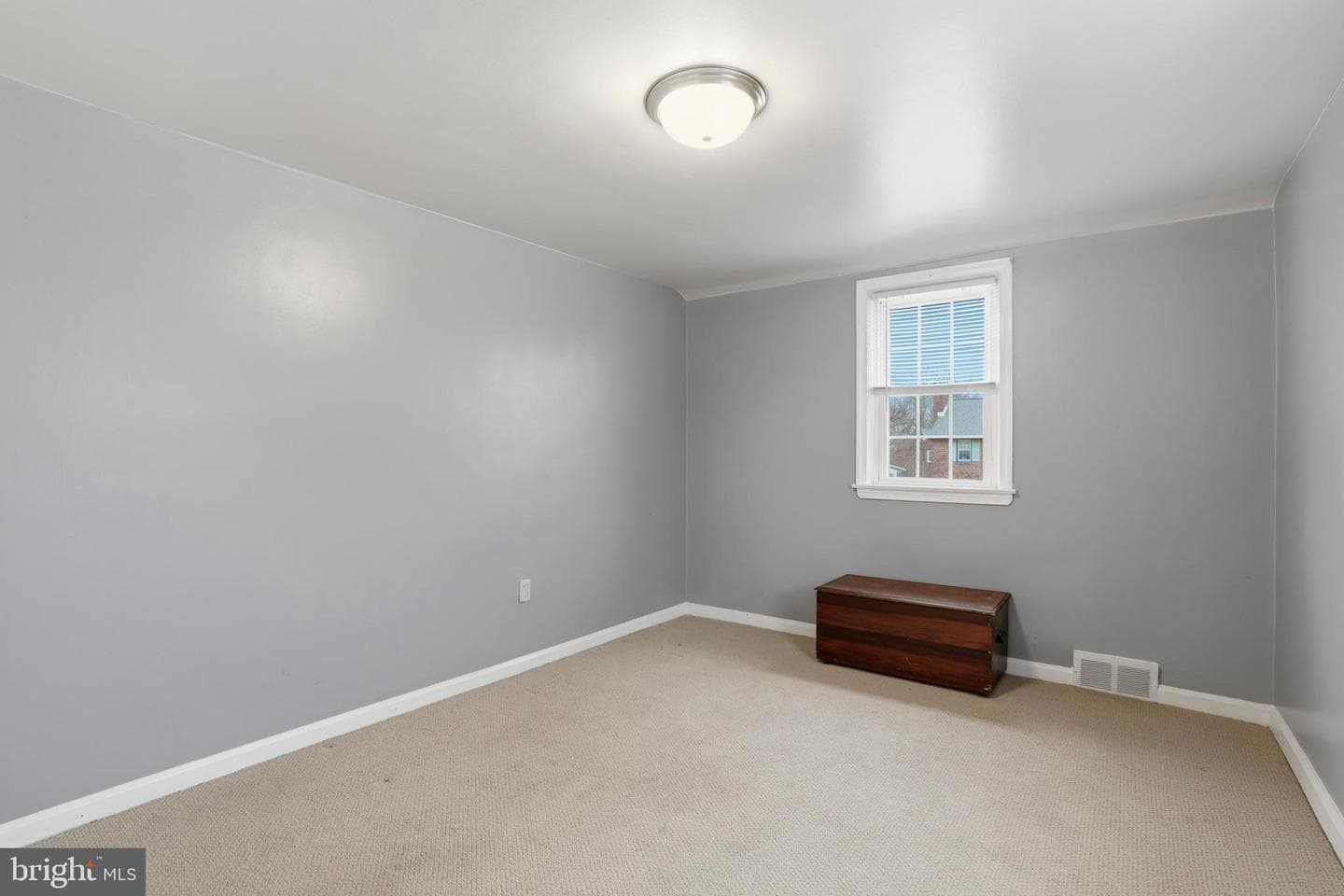 905 Addingham Avenue photo 25