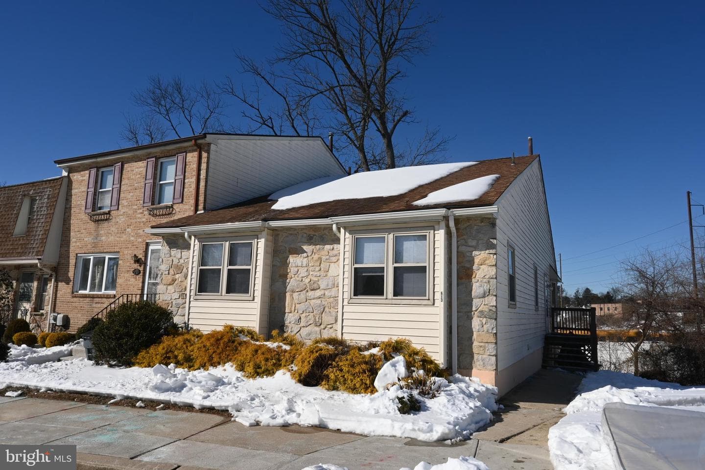 613 Saint Anthony Lane photo 2