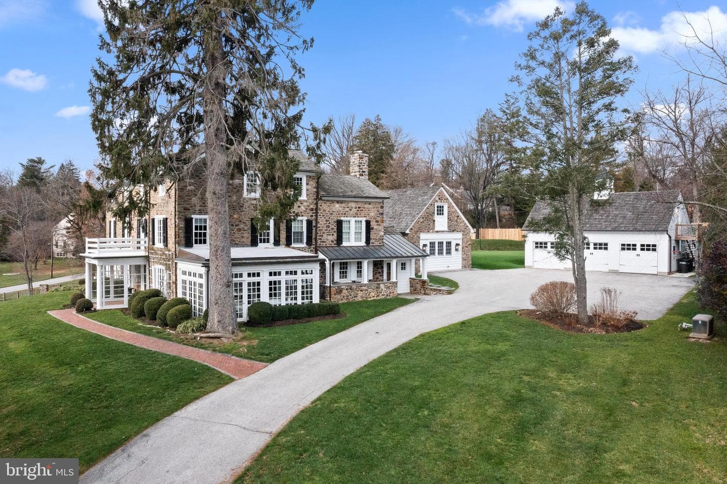 658 Brooke Road photo 4