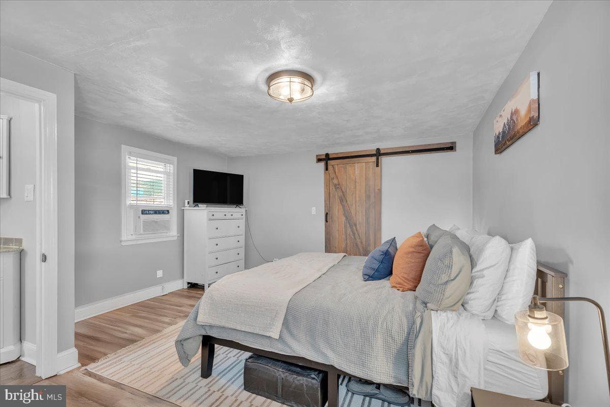 1230 Bryan Street photo 15