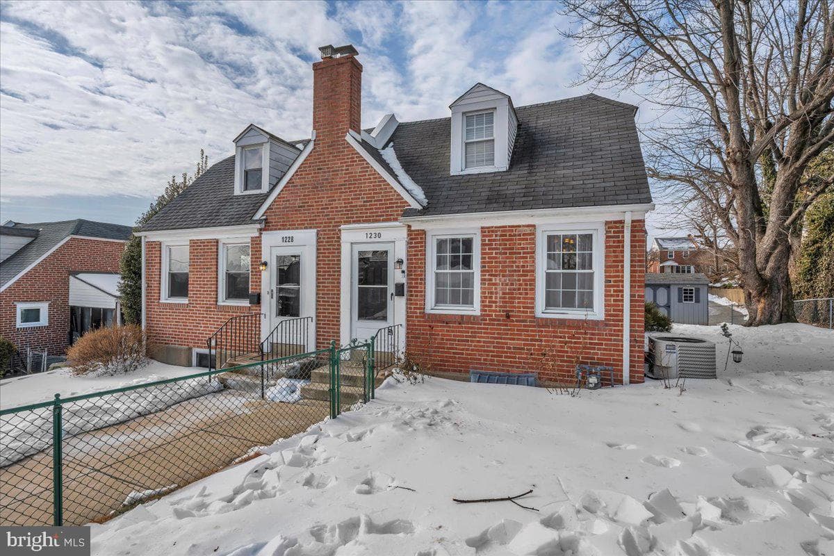 1230 Bryan Street photo 3