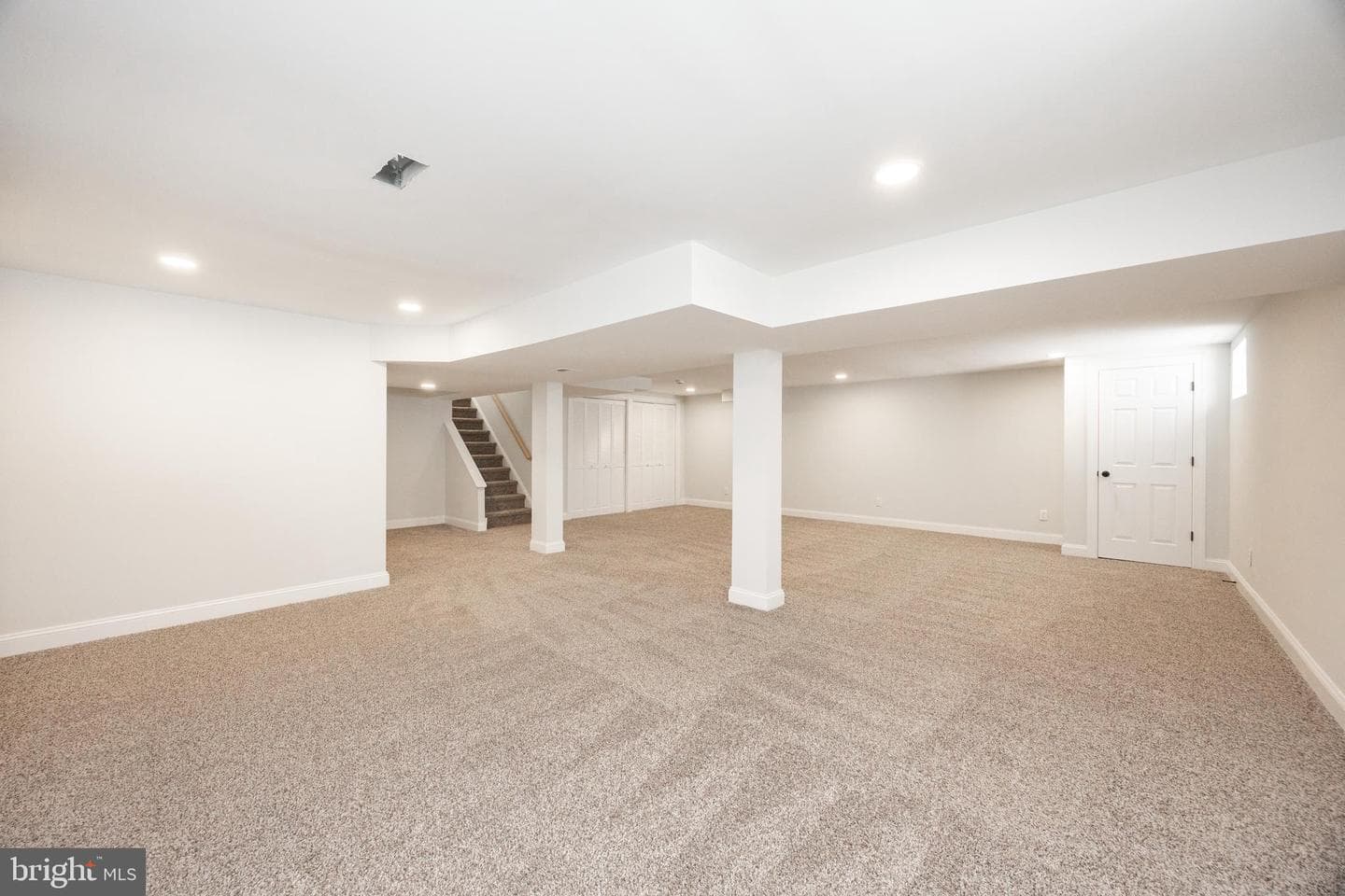 625 Heather Lane photo 32