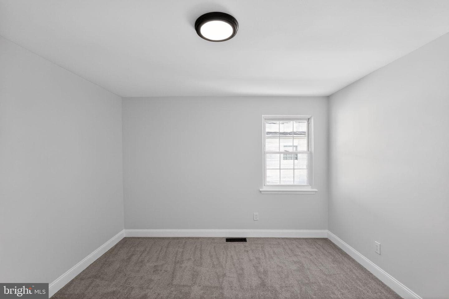 642 Rively Avenue photo 19