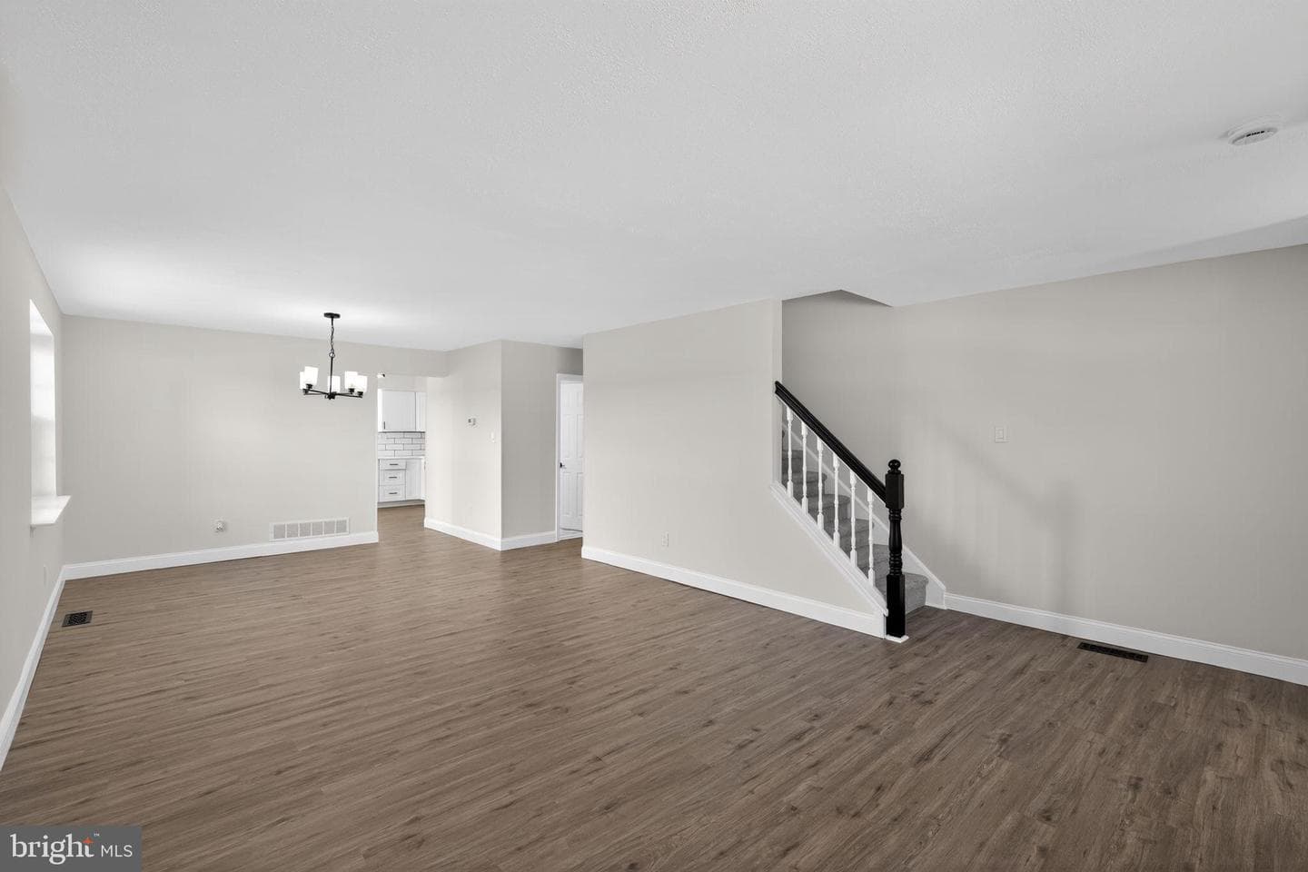 642 Rively Avenue photo 6