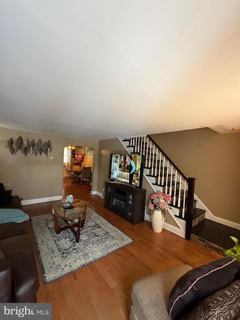 2355 Bond Avenue photo 3