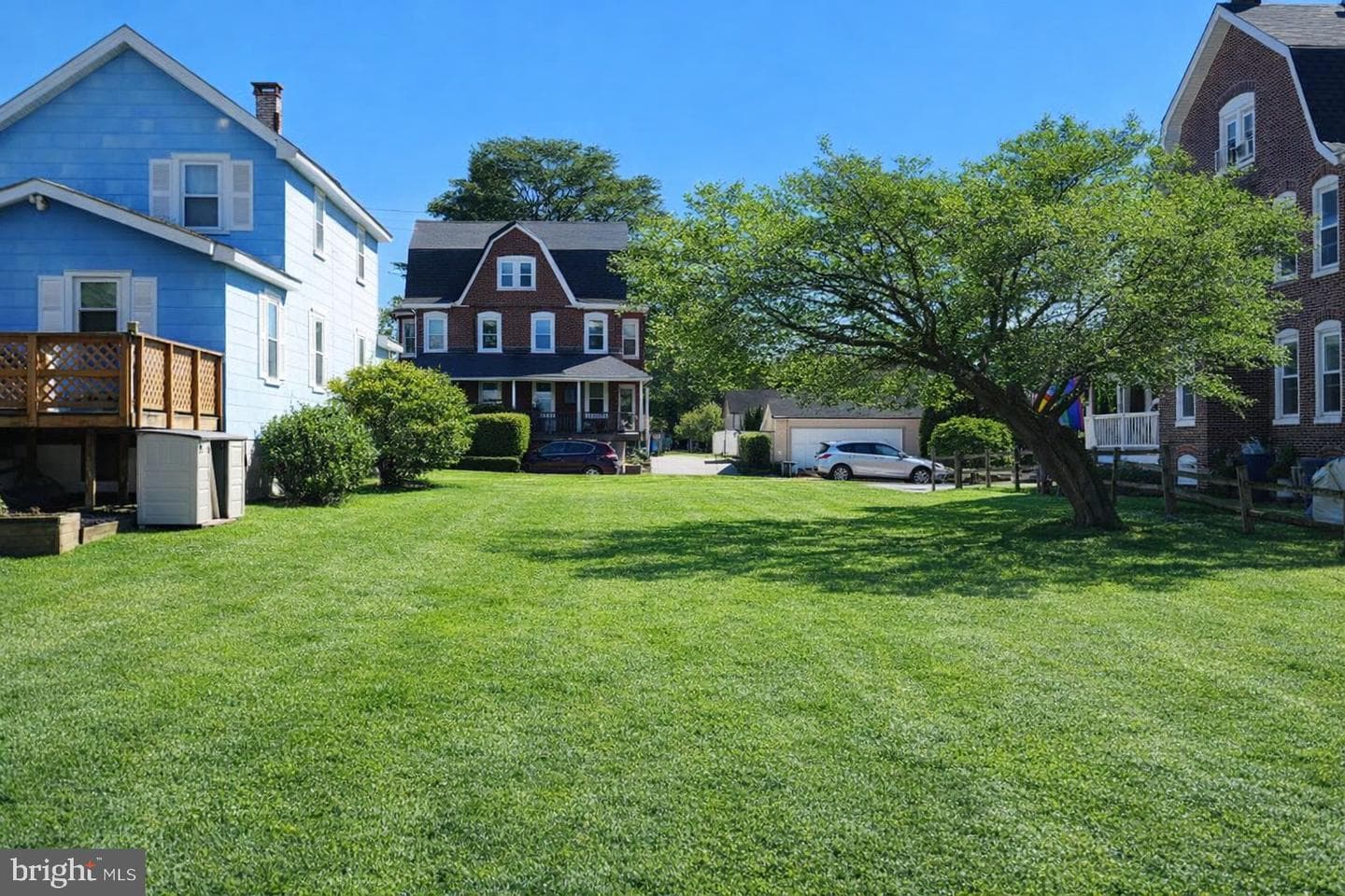 206 Lowrys Lane photo 3