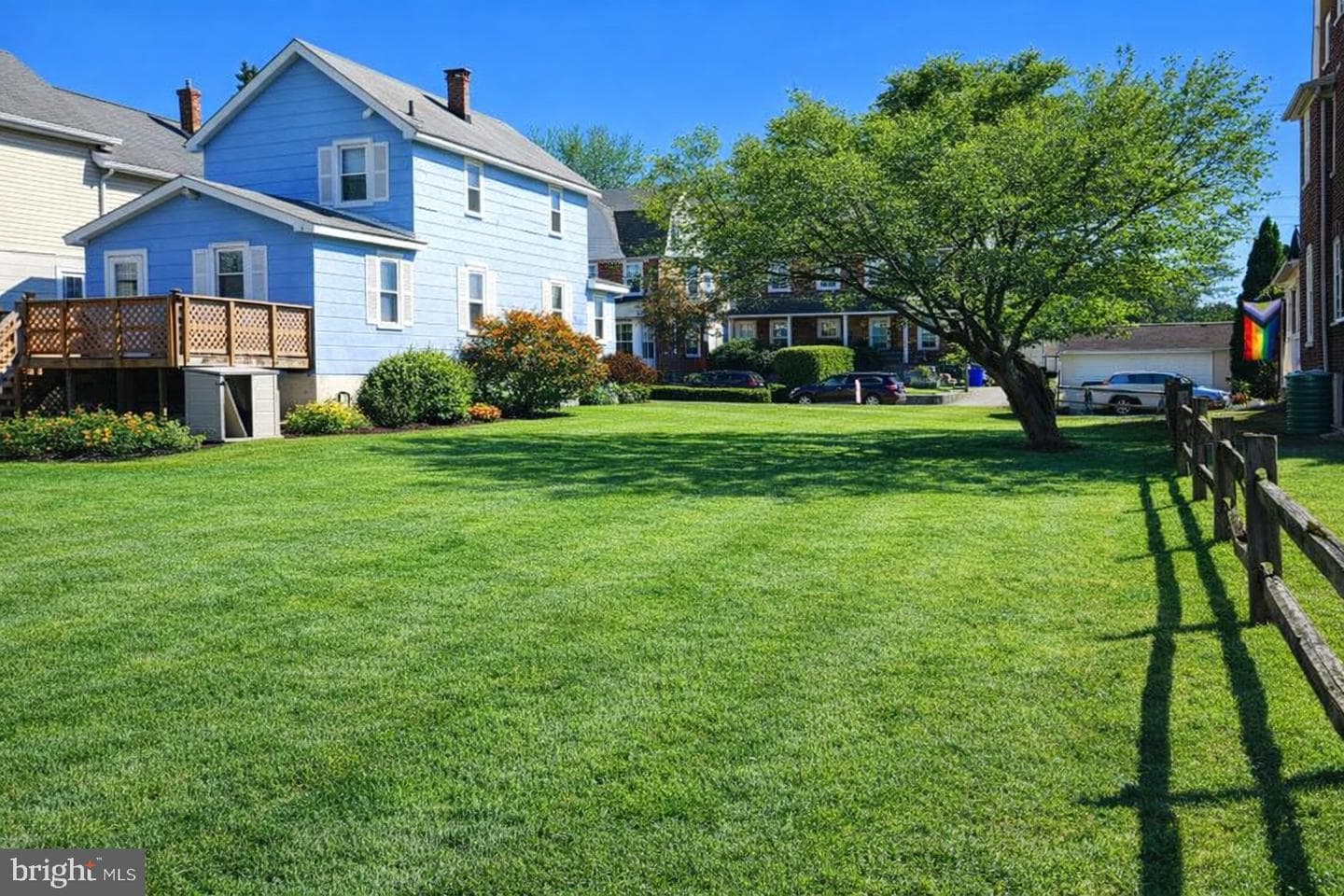 206 Lowrys Lane photo 4