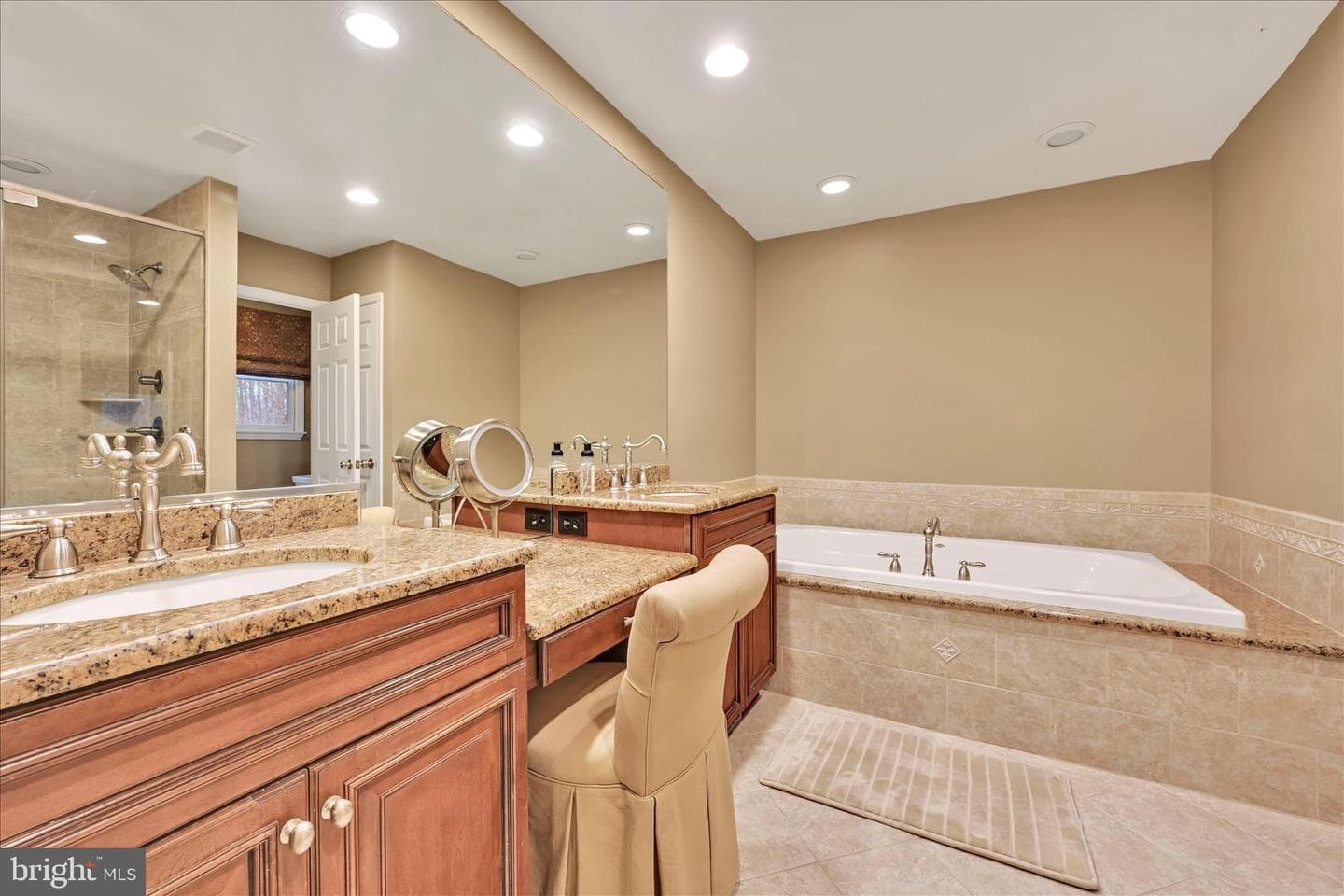 213 Beatrice Lane photo 32
