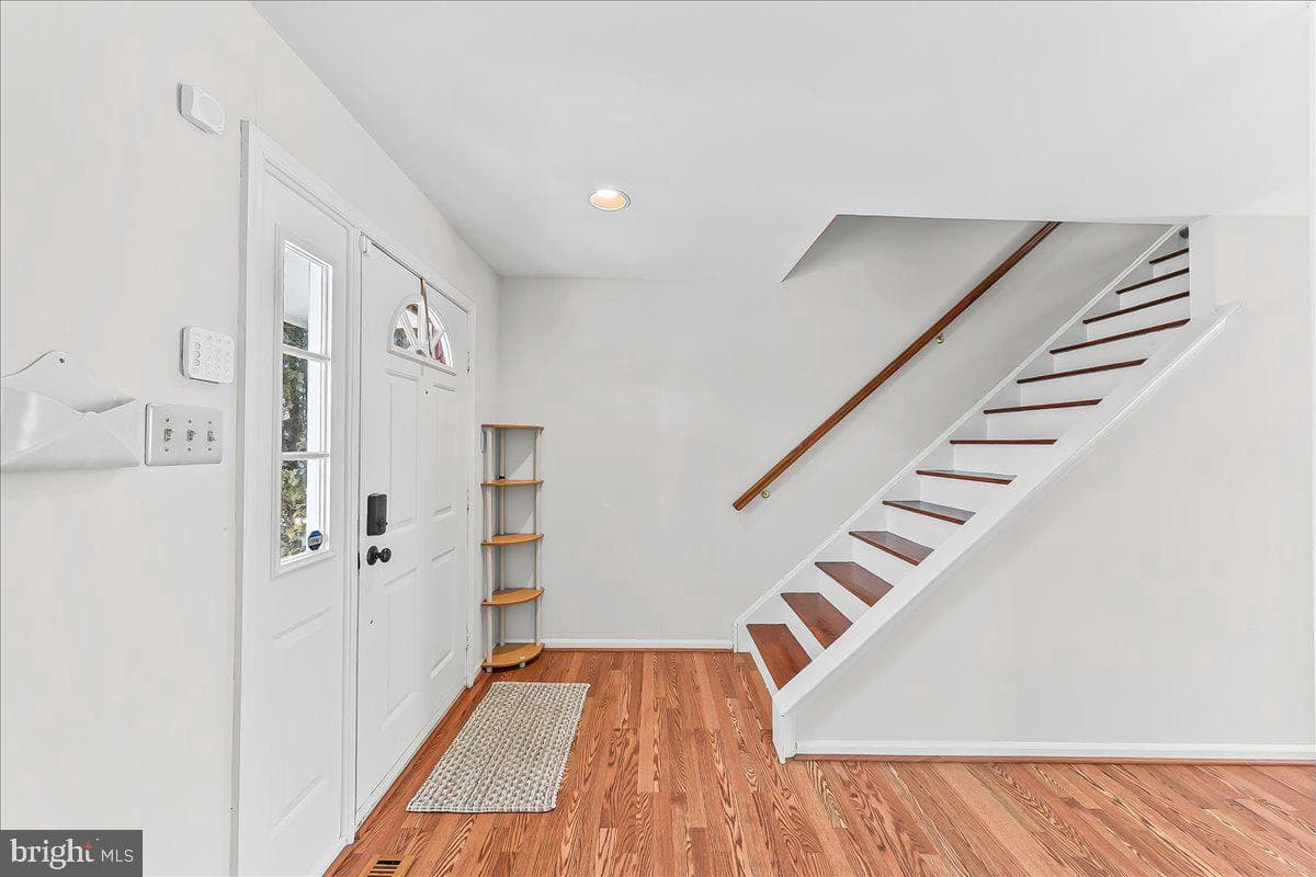 8 Eusden Drive photo 3