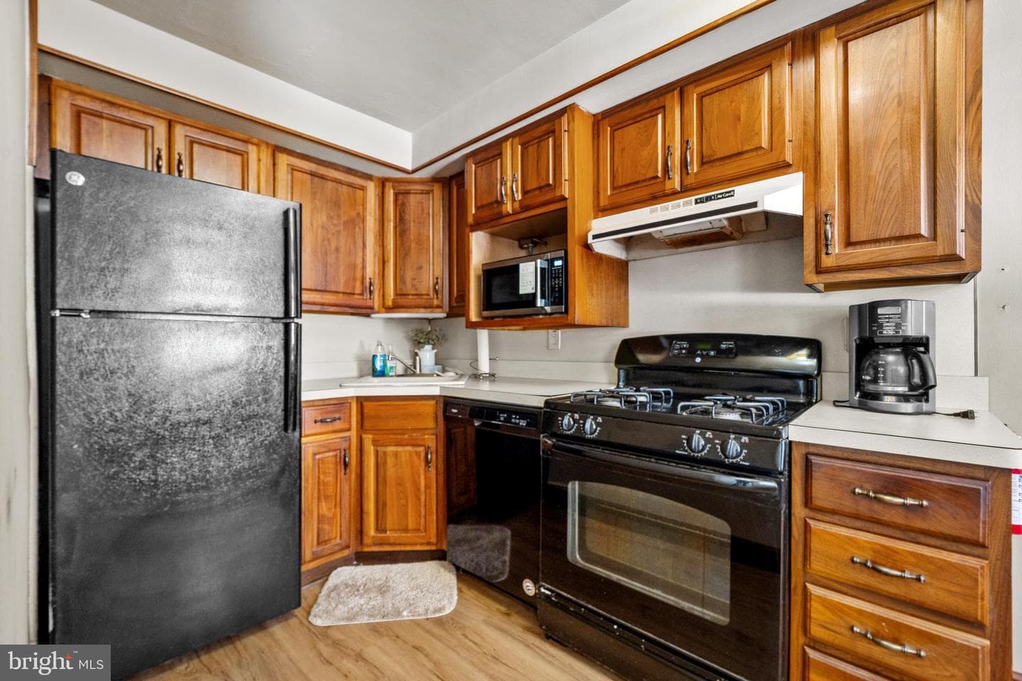 907 Poplar Avenue photo 9