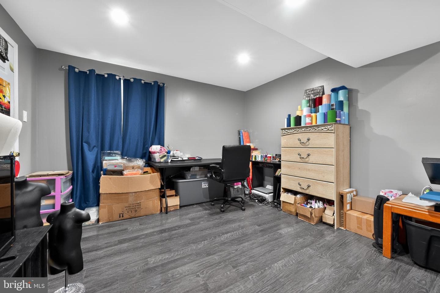 250 Davis Avenue photo 38