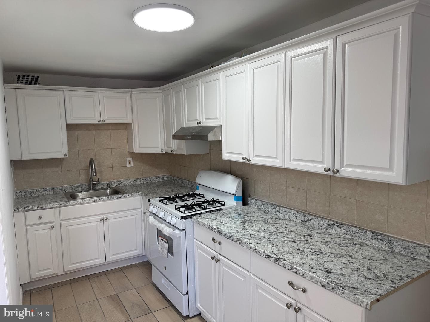 1203 Edgehill Road, Darby