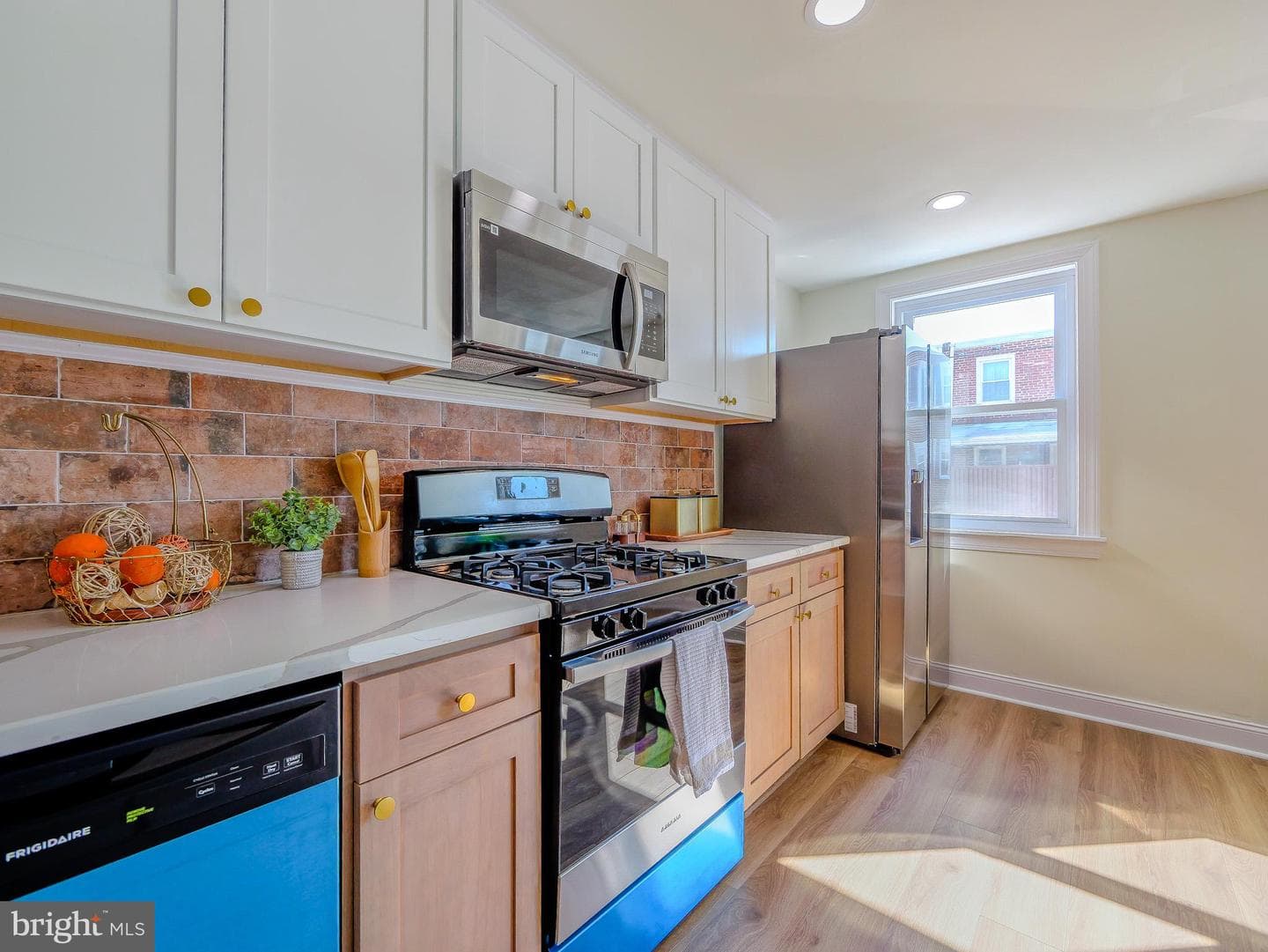 520 Rively Avenue photo 16