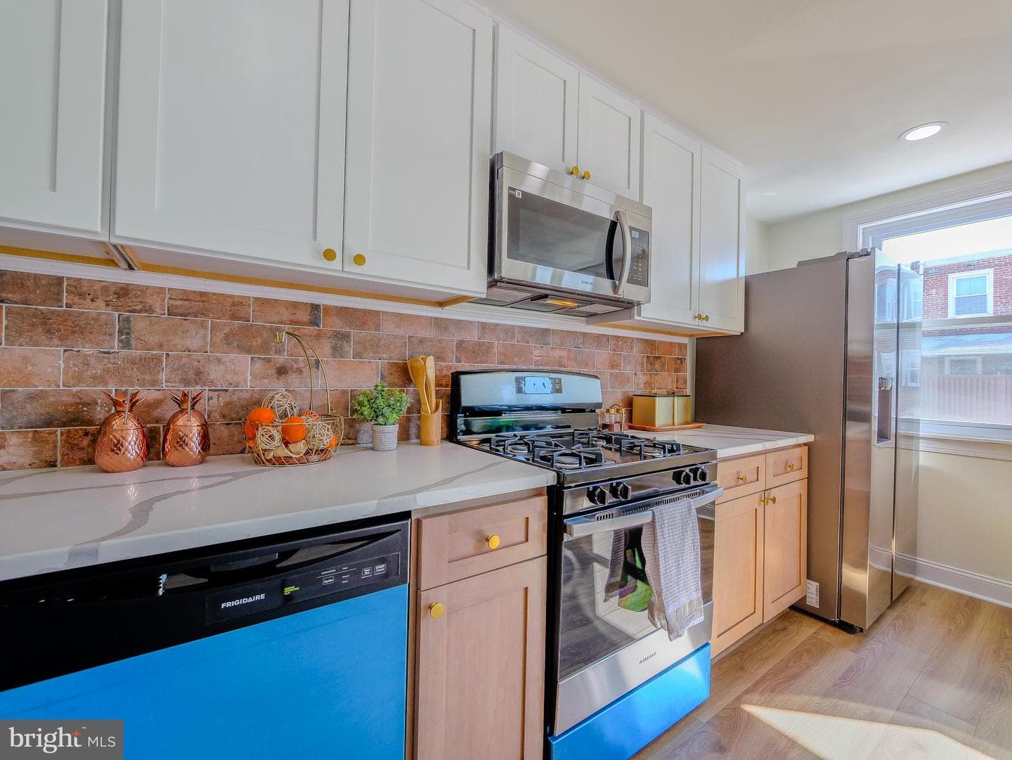 520 Rively Avenue photo 17