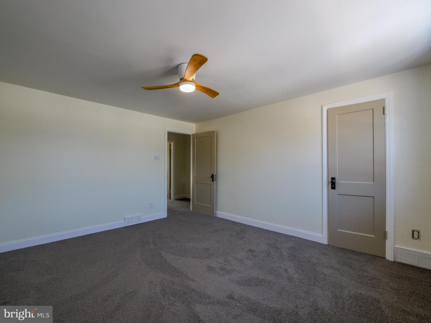 520 Rively Avenue photo 20