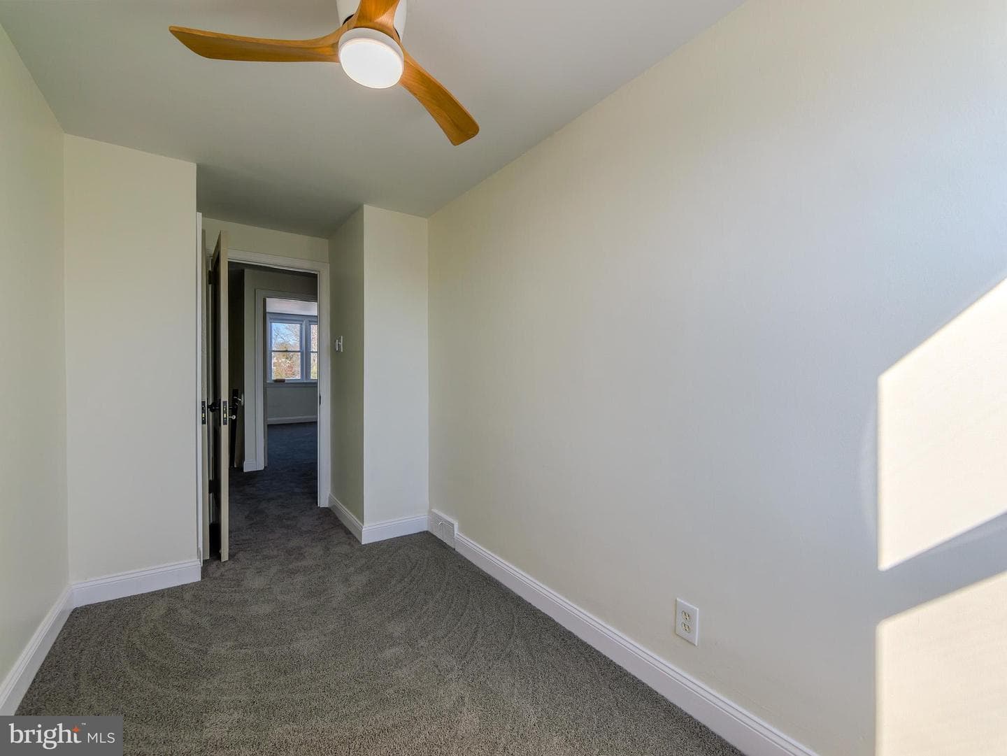 520 Rively Avenue photo 25