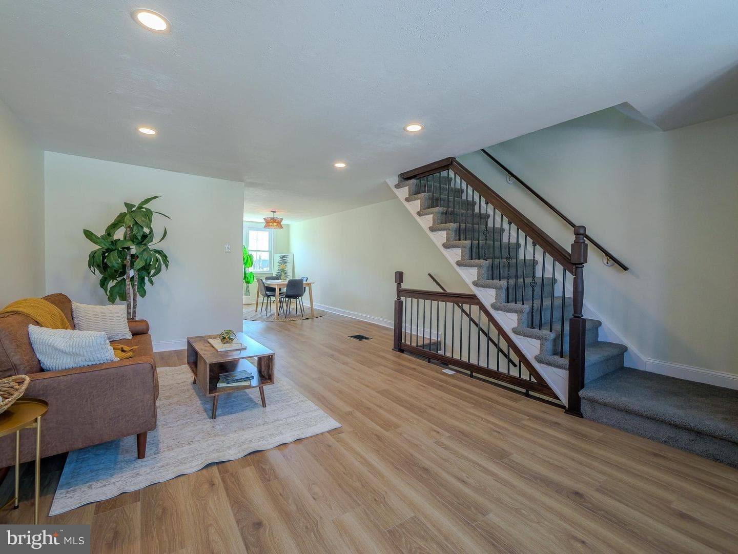 520 Rively Avenue photo 3
