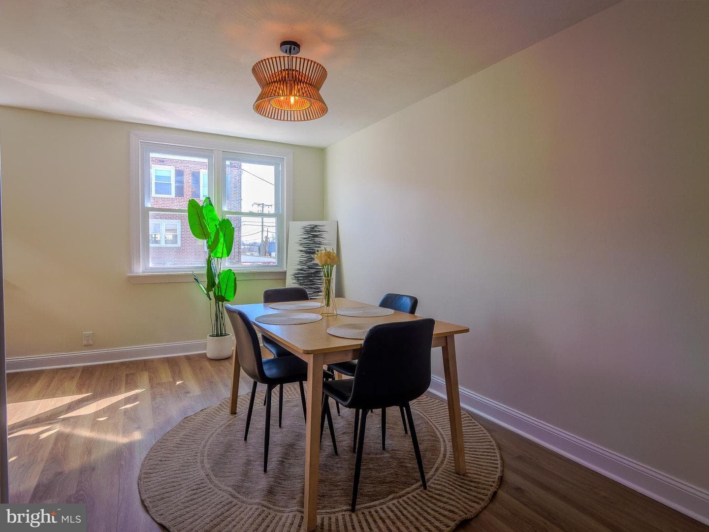 520 Rively Avenue photo 9