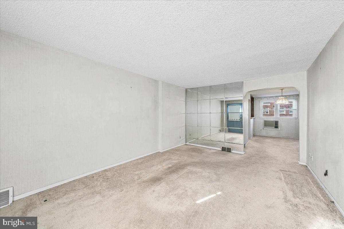 2038 Kent Road photo 4