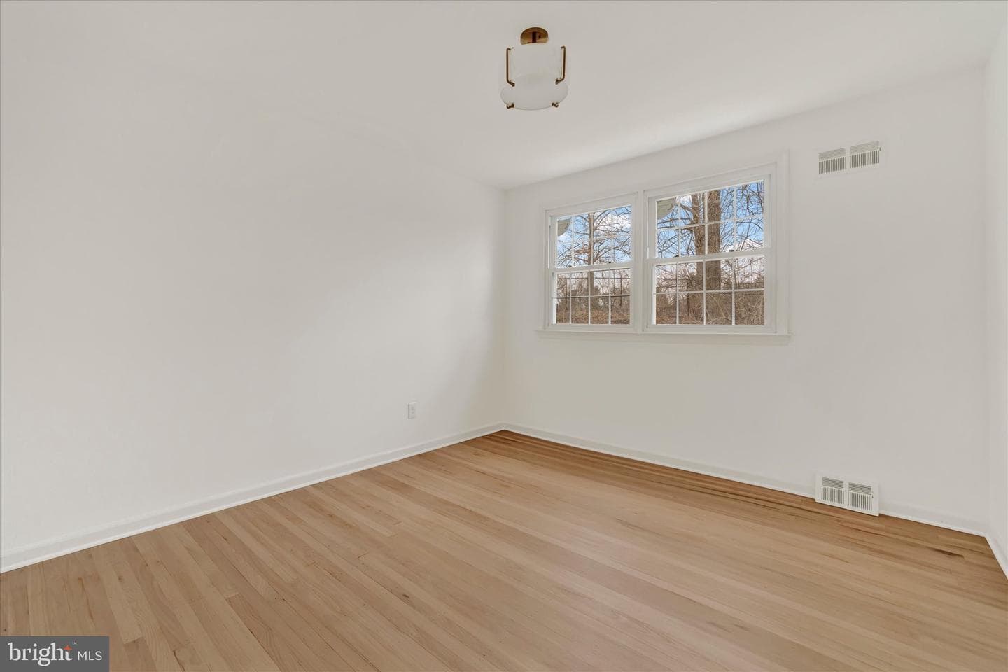 658 W Rolling Road photo 24