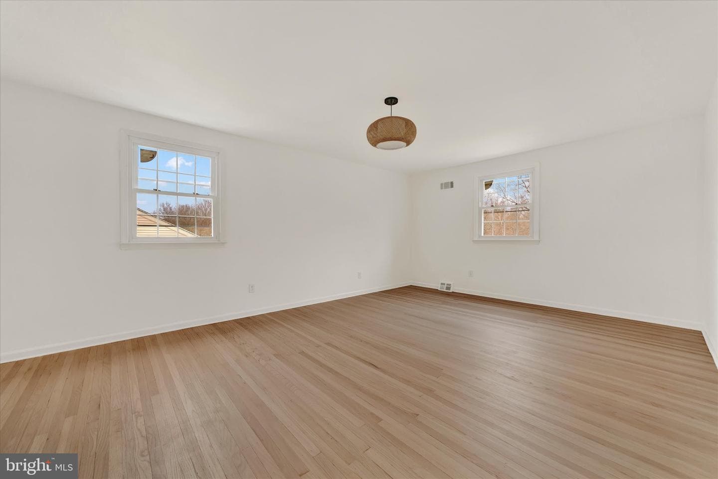 658 W Rolling Road photo 30