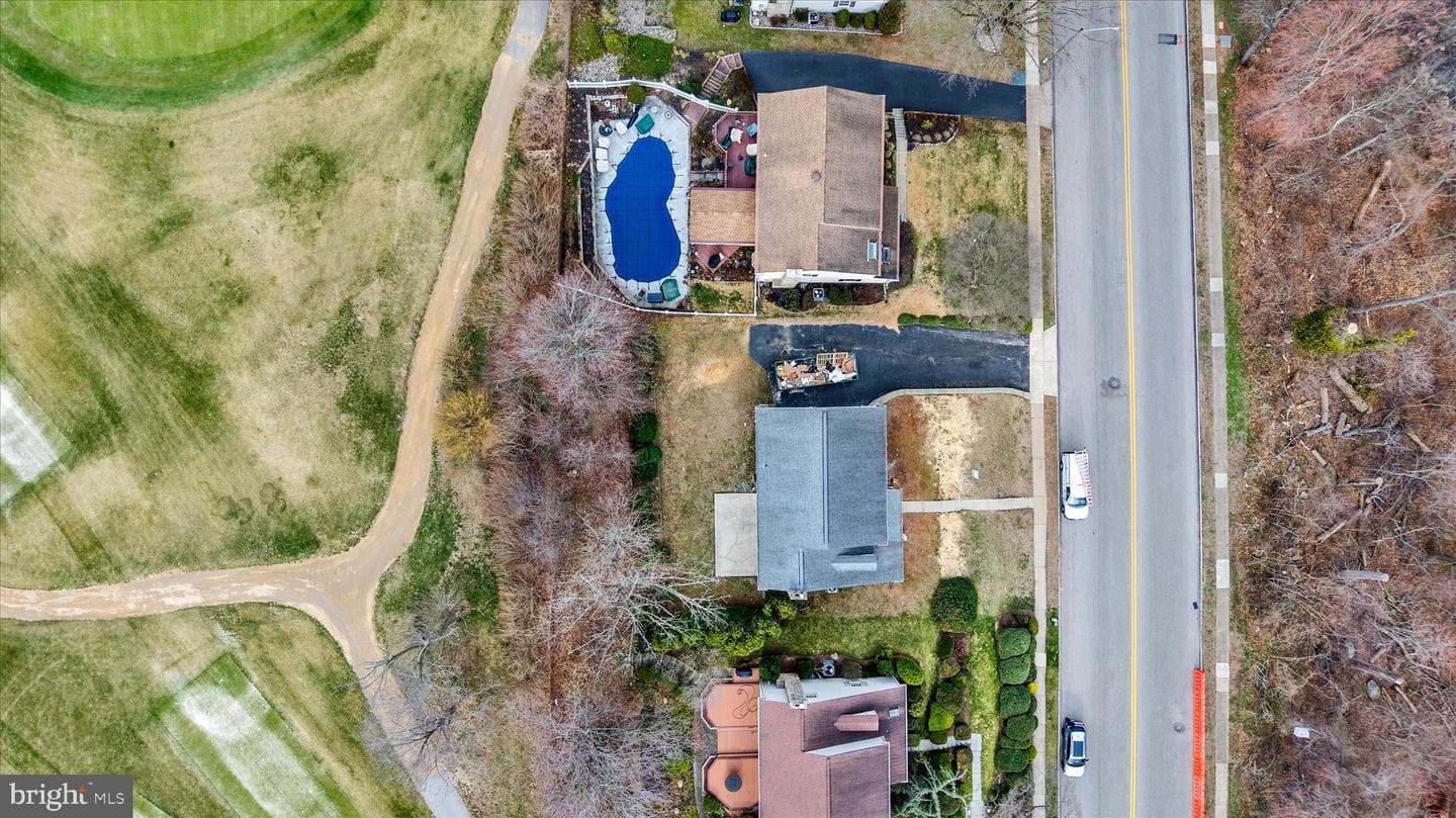 658 W Rolling Road photo 40