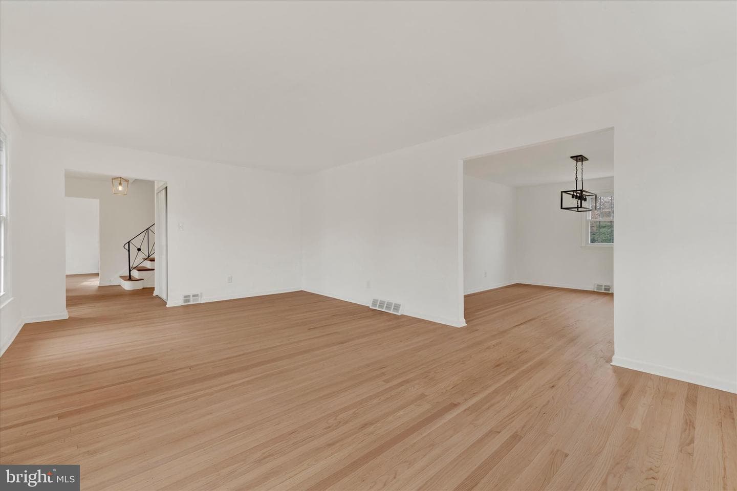 658 W Rolling Road photo 7