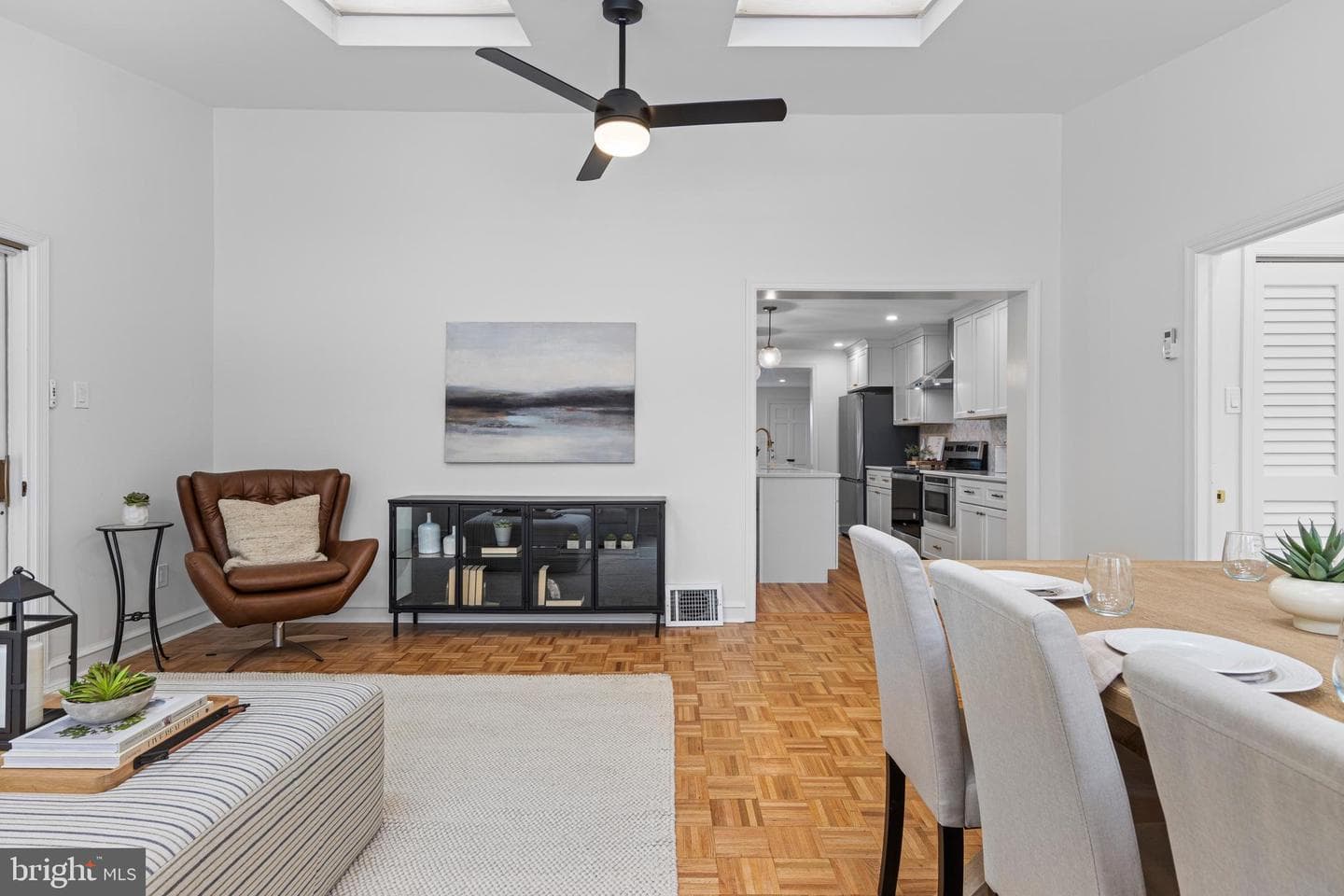 300 Barry Lane photo 21