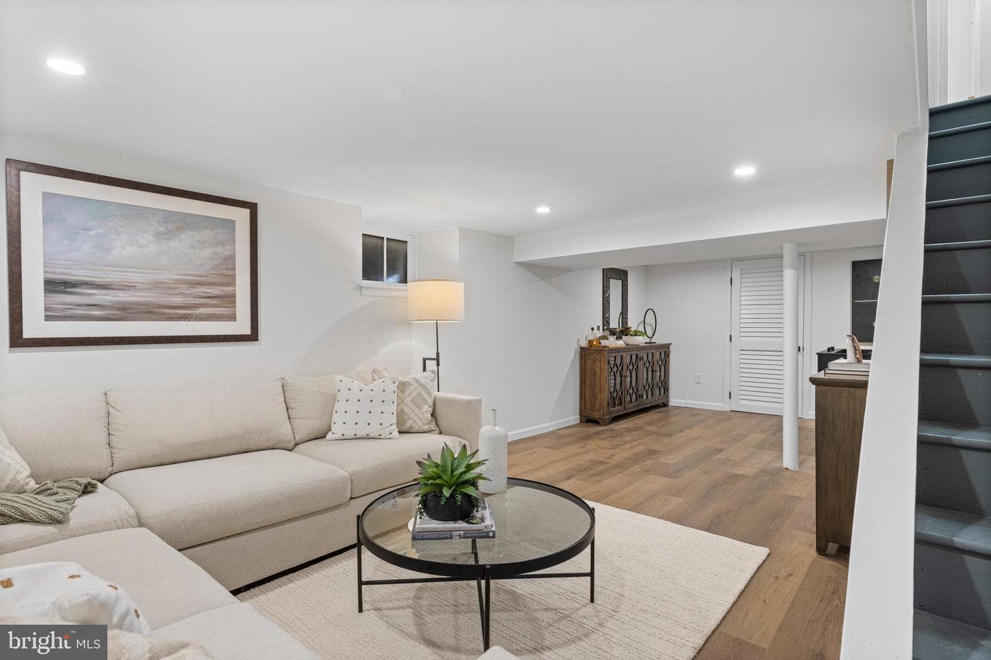 300 Barry Lane photo 32