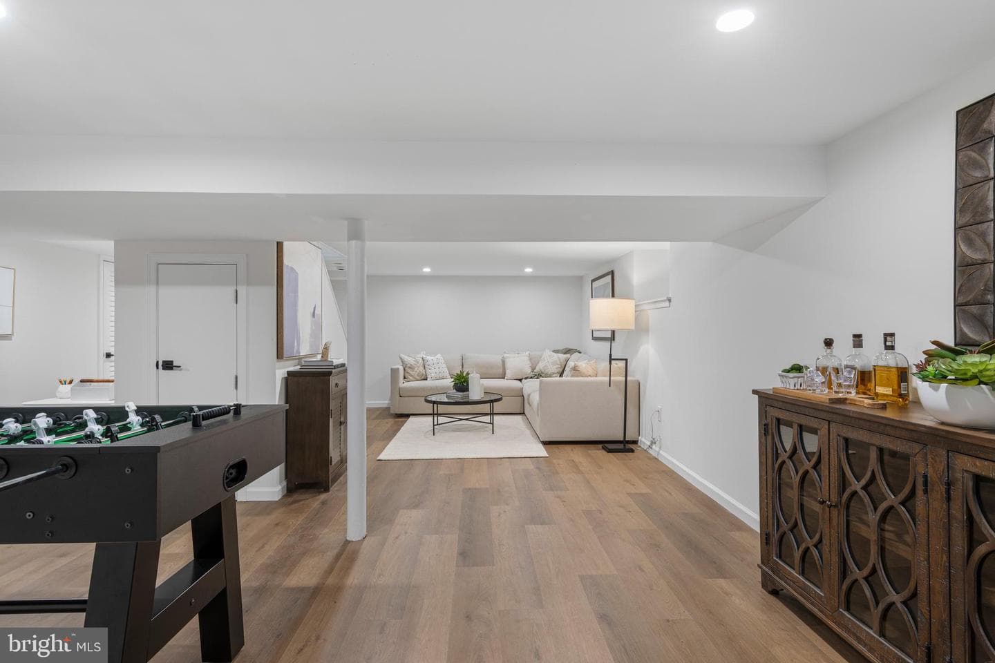 300 Barry Lane photo 33