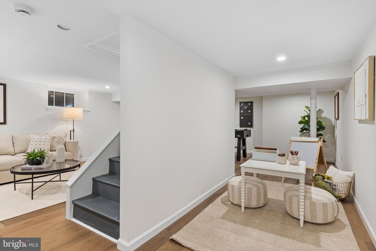 300 Barry Lane photo 35
