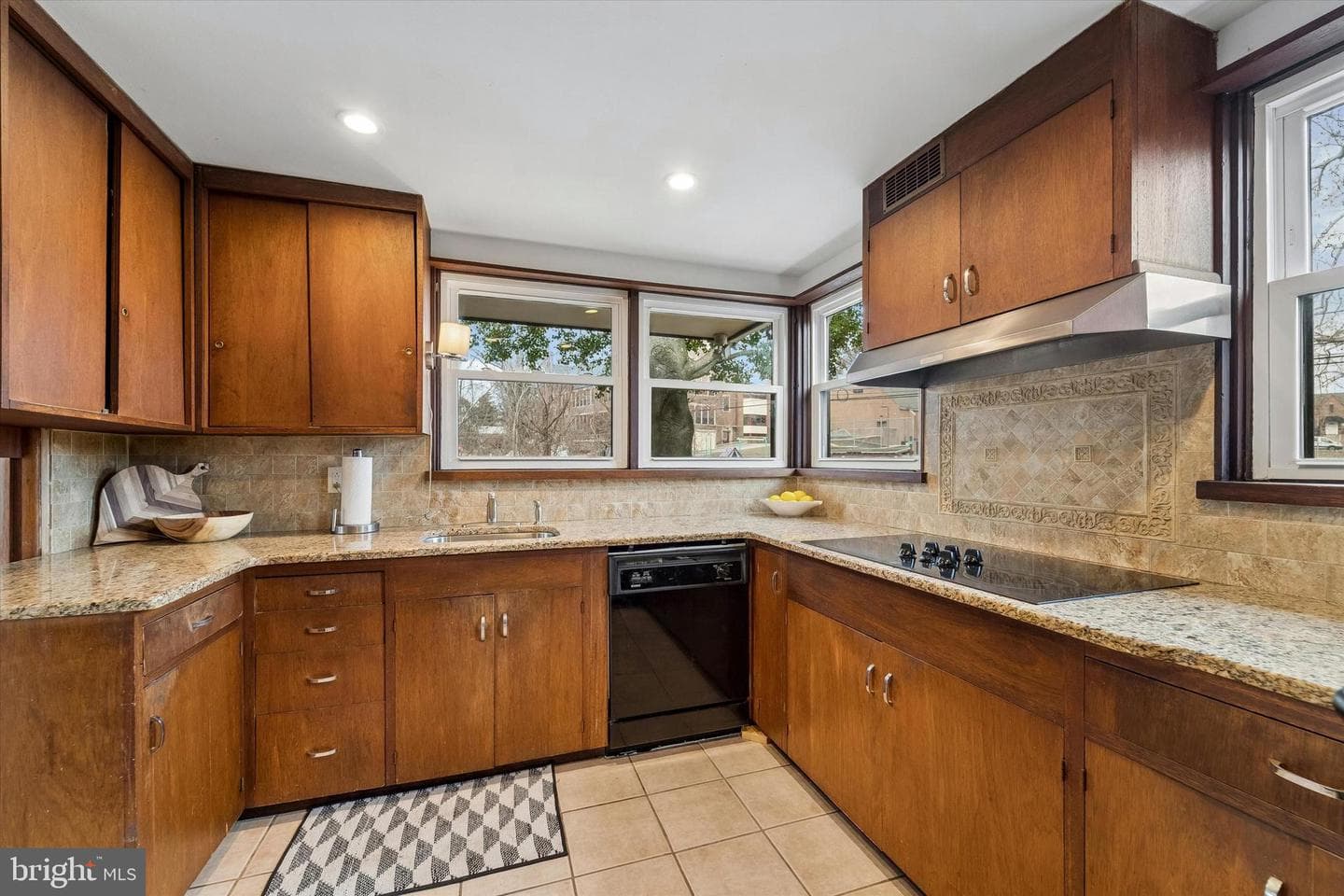 120 W Essex Avenue photo 11
