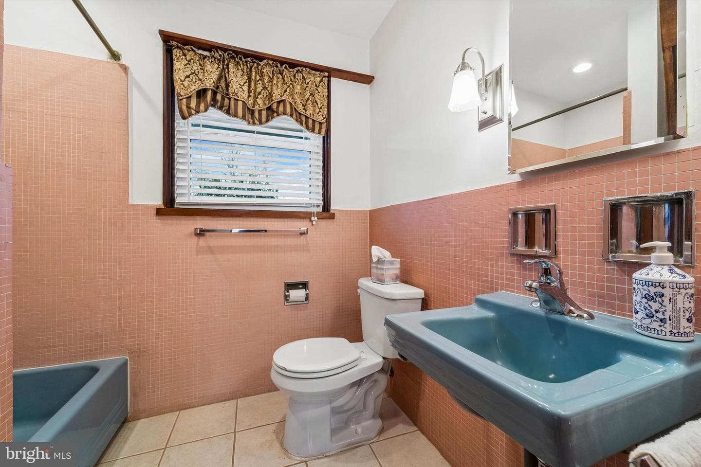 120 W Essex Avenue photo 21