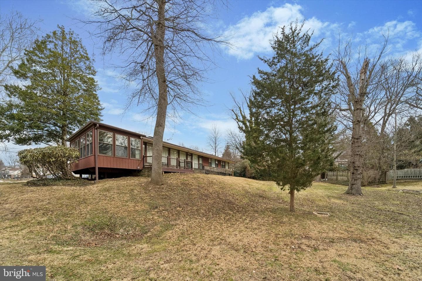 120 W Essex Avenue photo 26