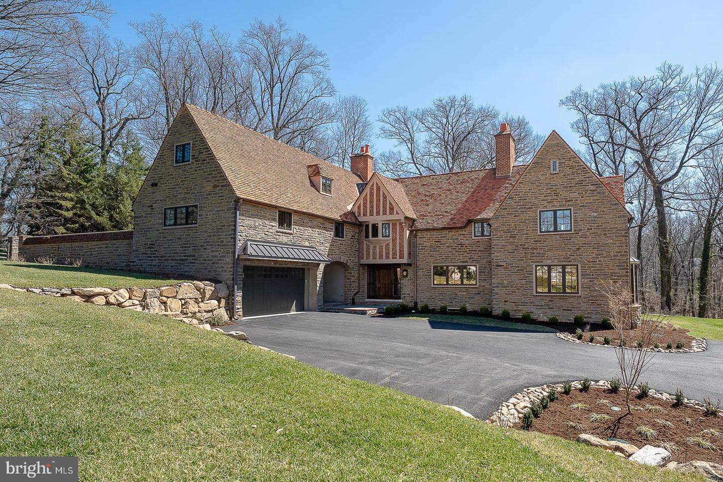201 S Spring Mill Road photo 2
