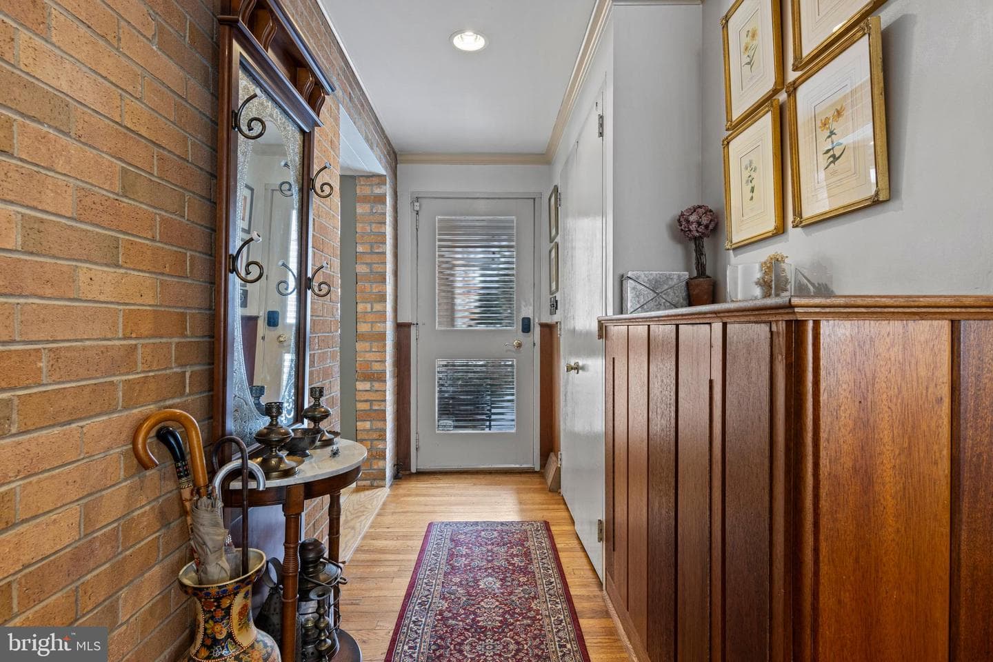 905 Heathdale Lane photo 4