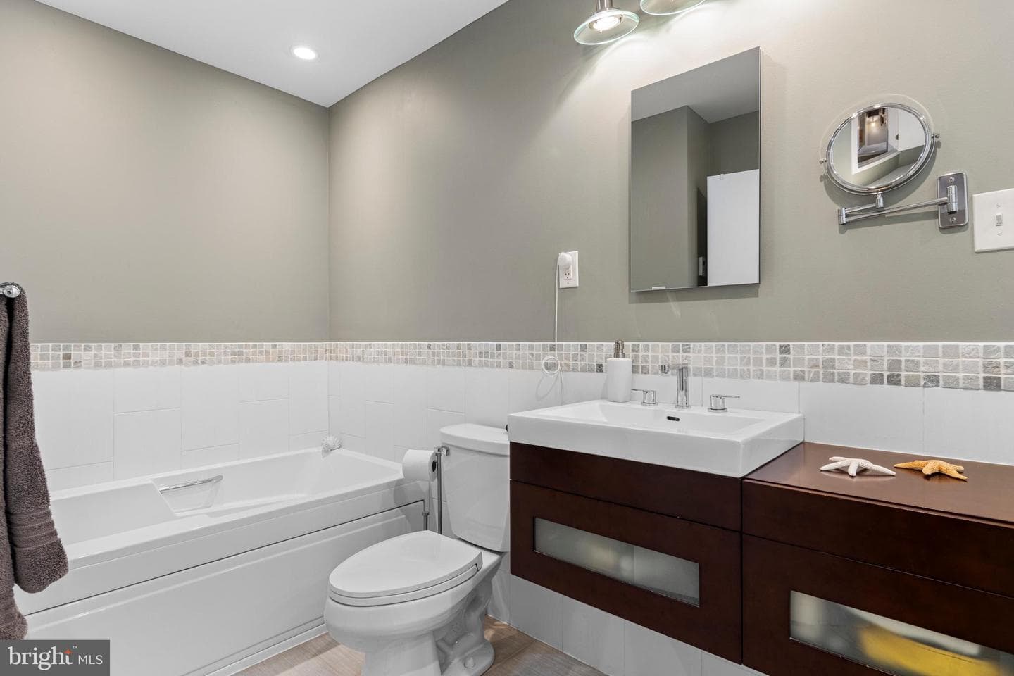 905 Heathdale Lane photo 48