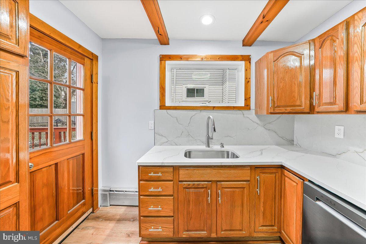 346 Lakeview Avenue photo 15