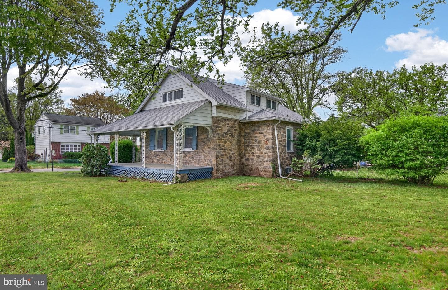 1949 Forrest Avenue photo 44
