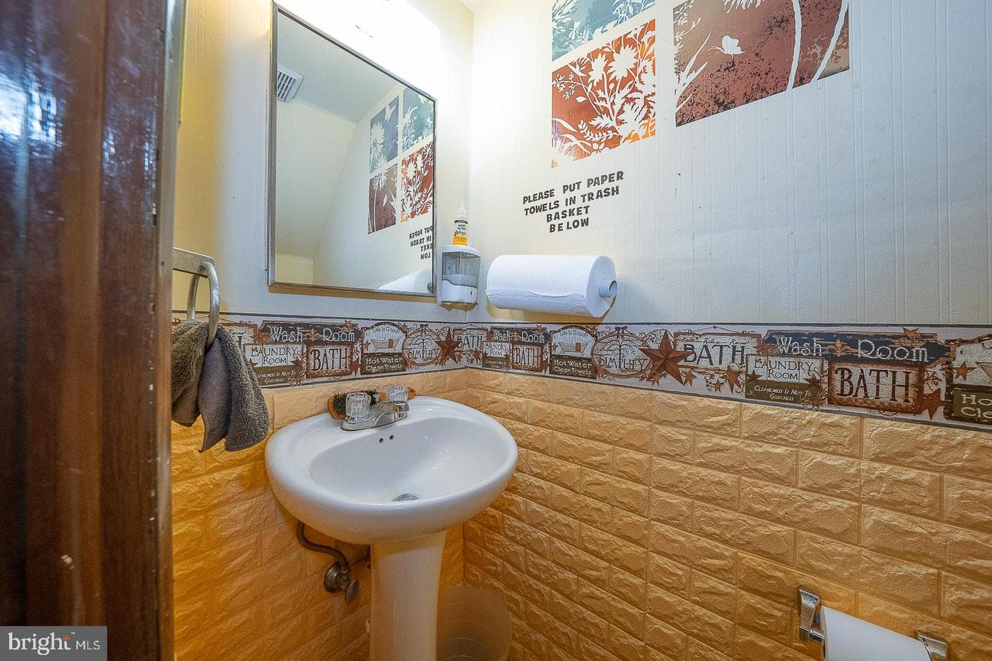 842 School Lane photo 35