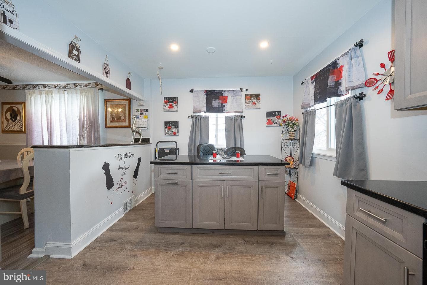 842 School Lane photo 6