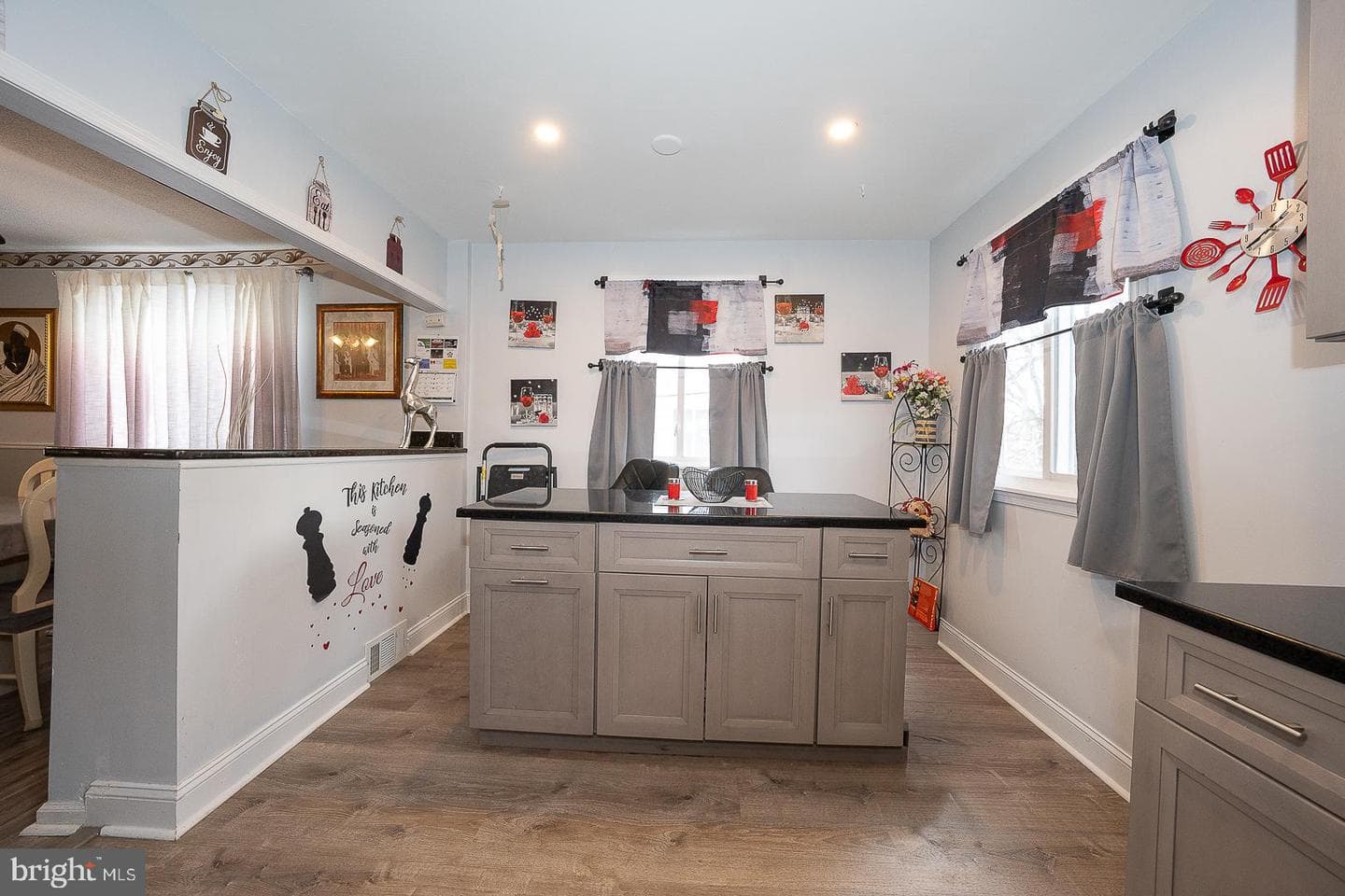 842 School Lane photo 7