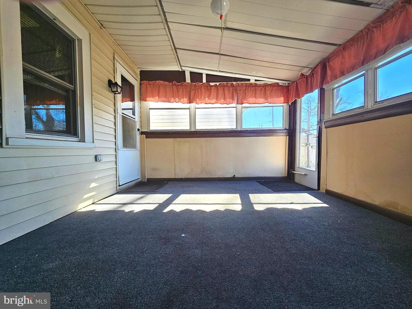 710 Saville Avenue photo 23