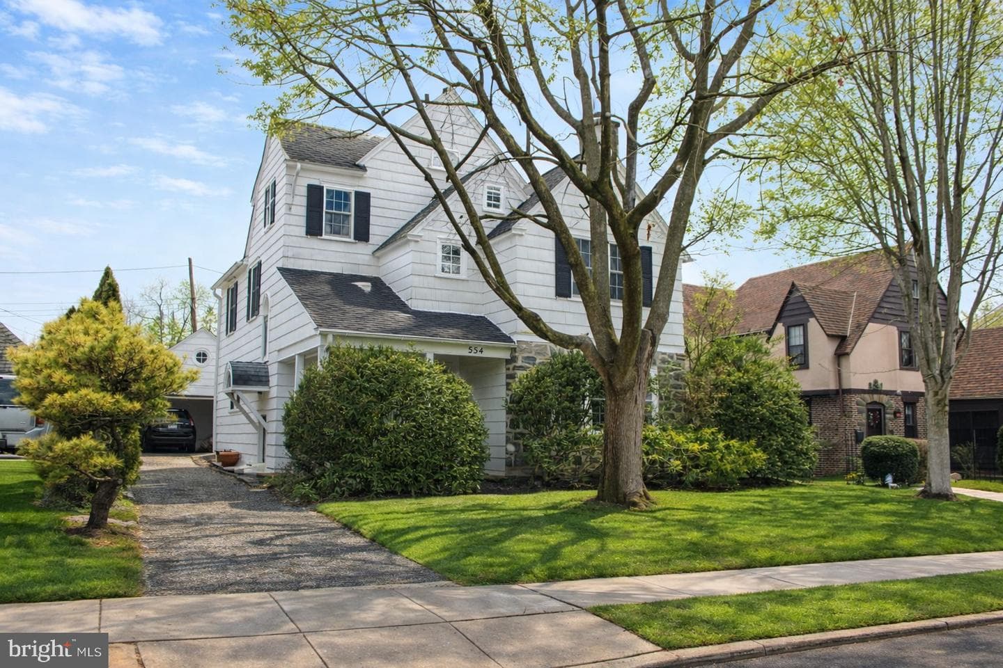 534 Kenwood Road photo 1