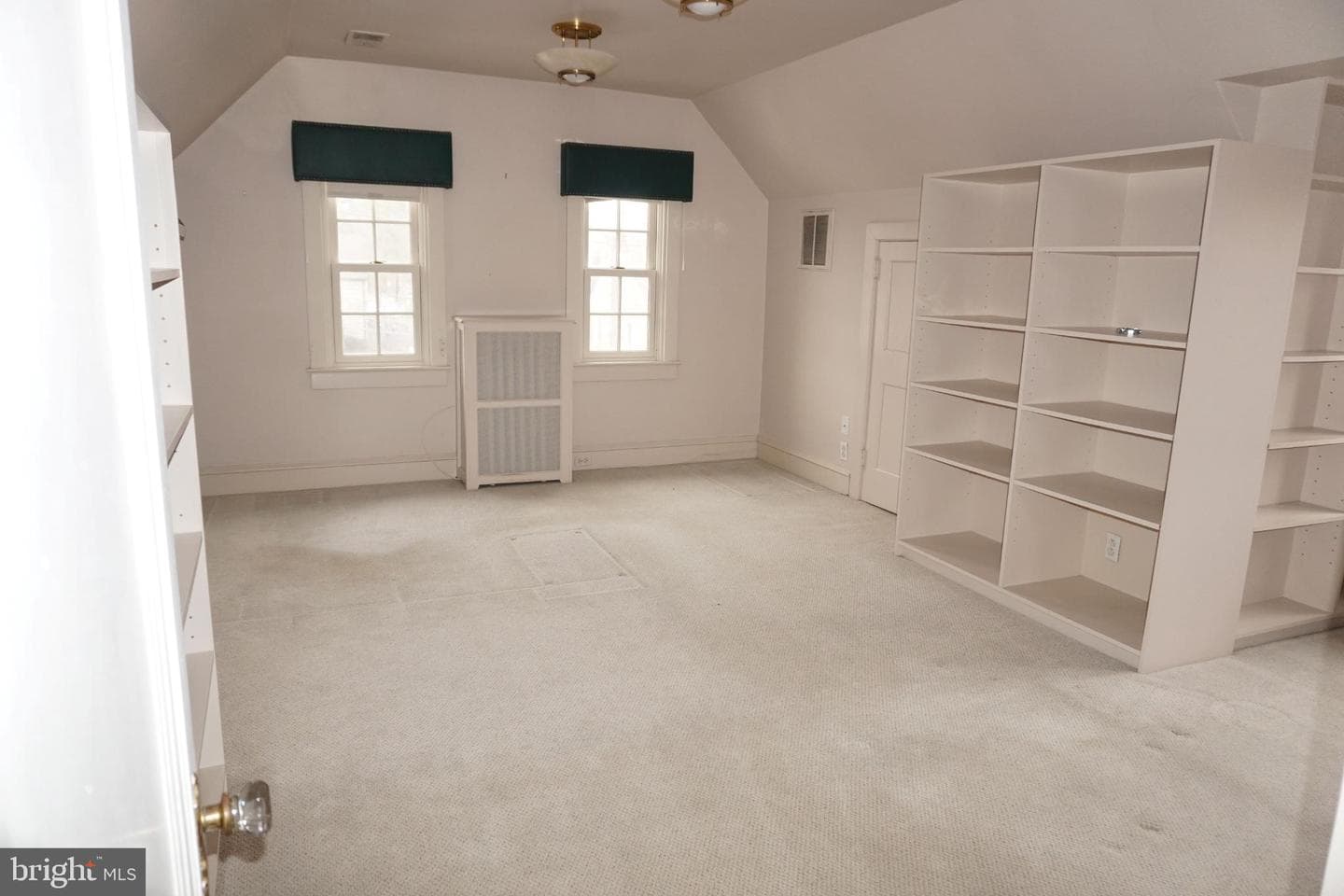 534 Kenwood Road photo 17